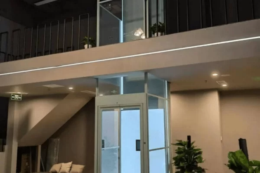 Rresidential glass elevator